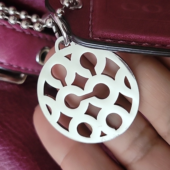 Coach Vintage Raspberry Leather hobo/crossbody adorable 🍇 Bag - Picture 5 of 16